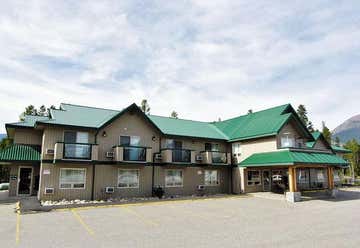 Photo of Glacier Mountain Lodge