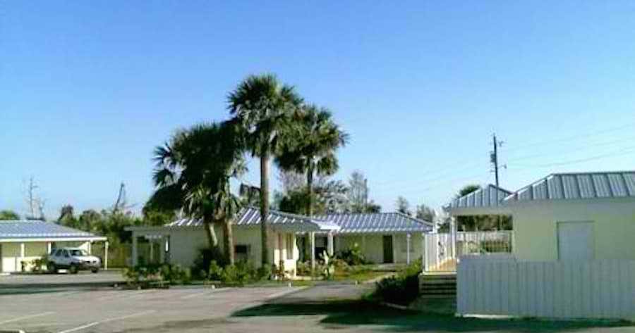 Fountain Hotel And Resort, Fort Pierce Roadtrippers