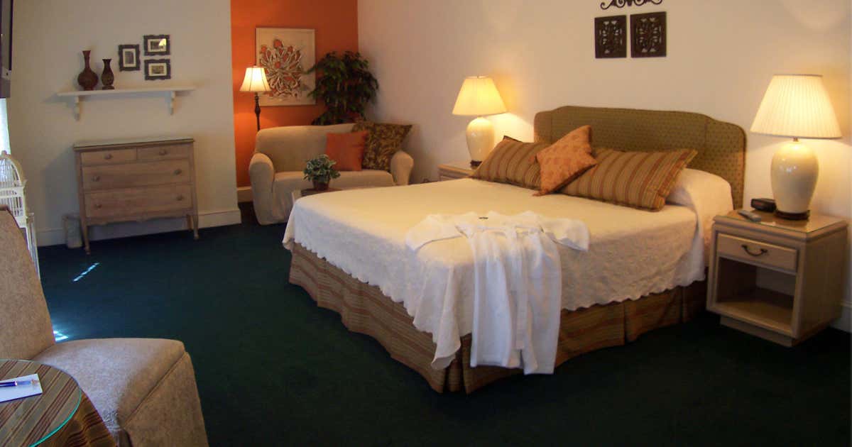 East Tawas Junction Bed and Breakfast Inn, East Tawas Roadtrippers