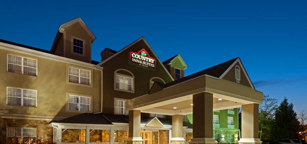 Photo of Country Inn & Suites by Radisson, McDonough, GA