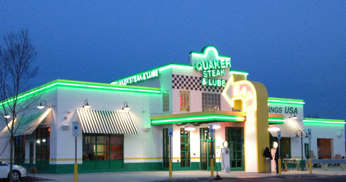 Quaker Steak Lube Pinellas Park Clearwater Roadtrippers quaker-steak-lube-pinellas-park-clearwater-roadtrippers