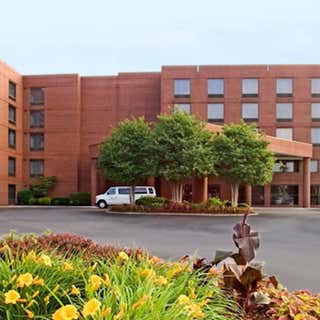 GuestHouse Inn & Suites Music Valley