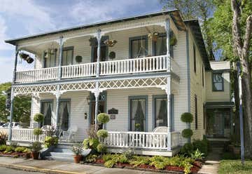 Photo of Carriage Way Inn Bed & Breakfast