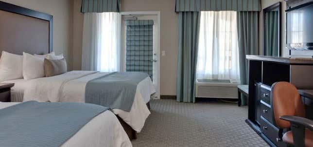 Photo of La Quinta Inn & Suites by Wyndham Elizabethtown
