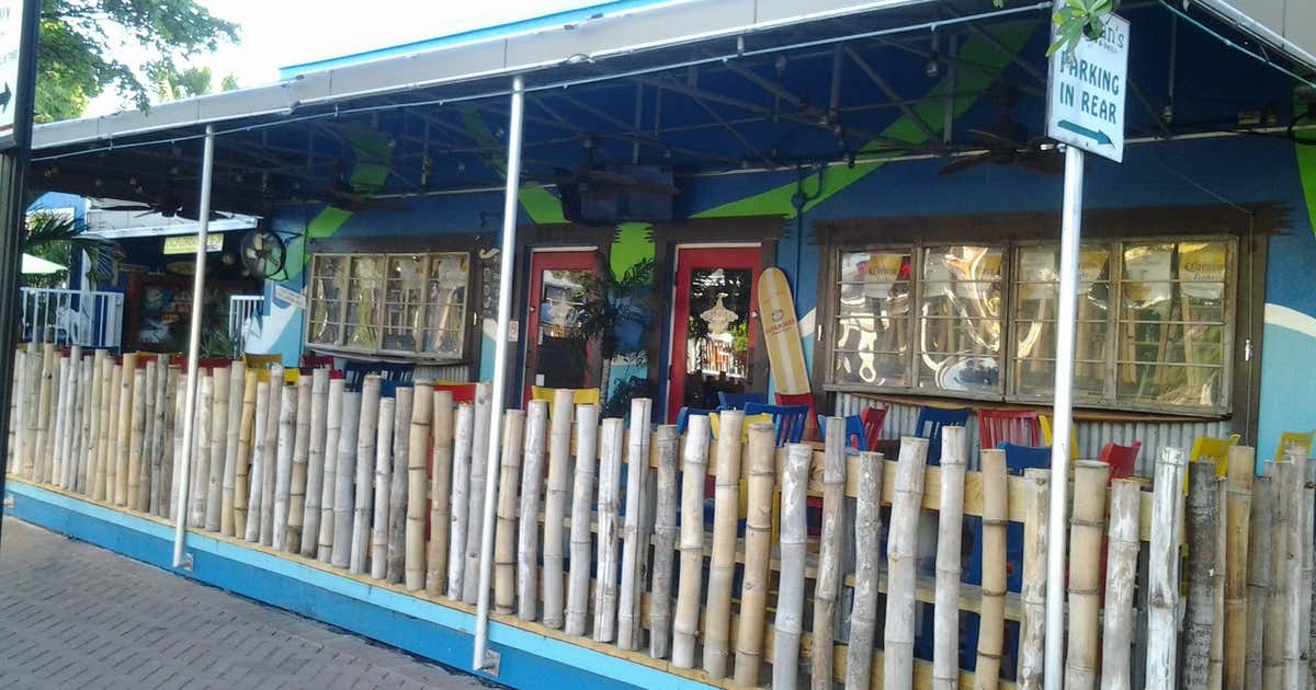 Gilligan's Island Bar & Grill, Sarasota | Roadtrippers Welcome to gilligan's island wikia!