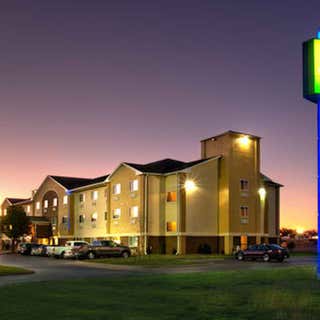 Holiday Inn Express & Suites Canyon, an IHG Hotel