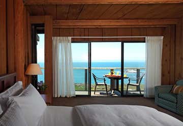 Photo of Timber Cove Resort