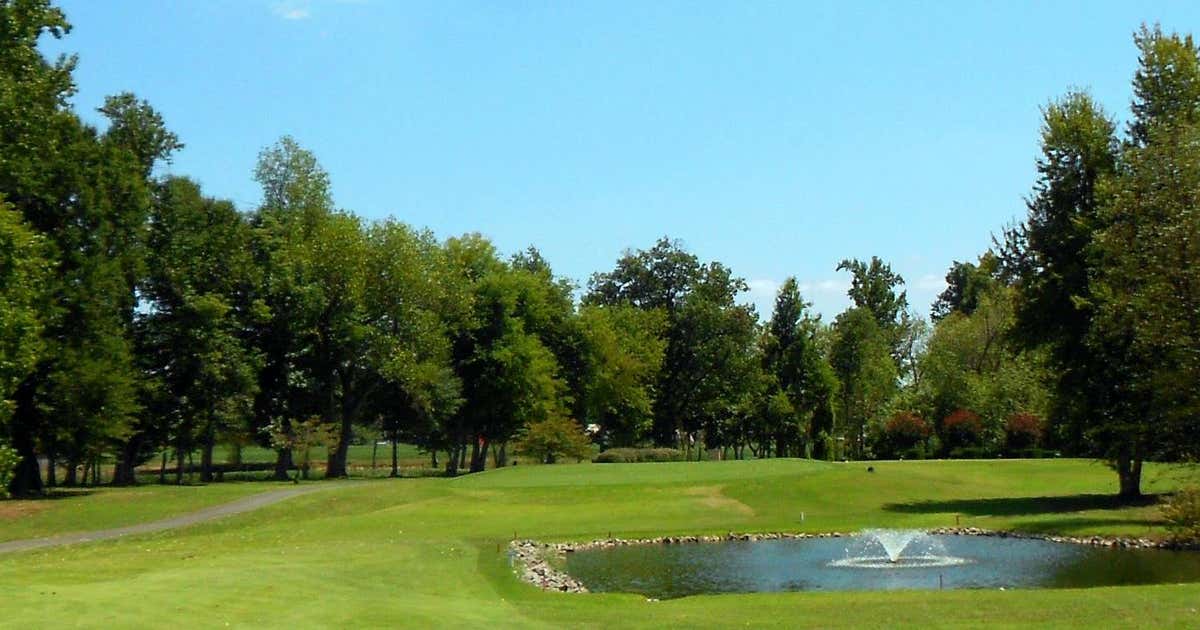 Calvert City Country Club, Calvert City Roadtrippers