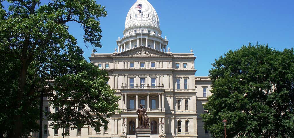 Photo of Michigan State Capitol Building