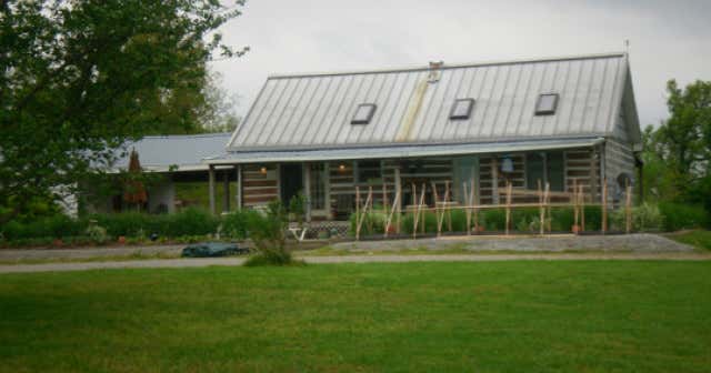 Burdoc Farms Bed & Breakfast, Crofton Roadtrippers