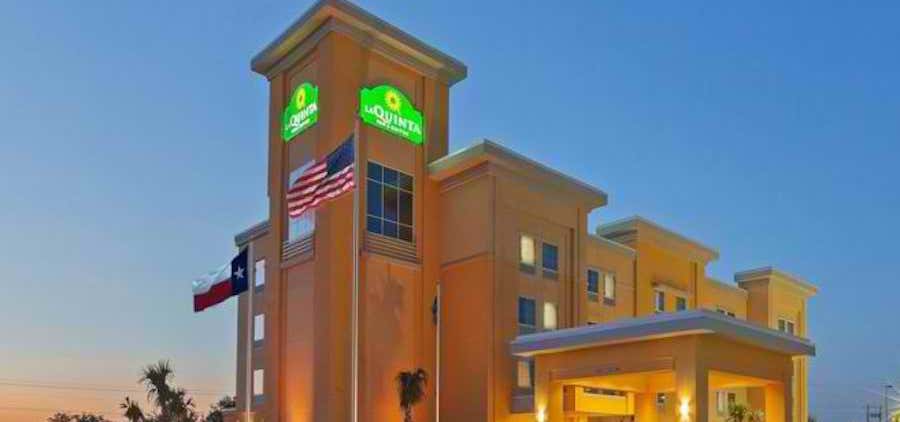 Photo of La Quinta Inn & Suites by Wyndham Pearsall