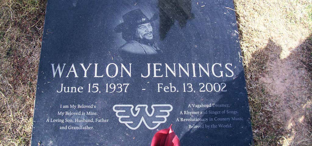 Photo of Grave of Waylon Jennings