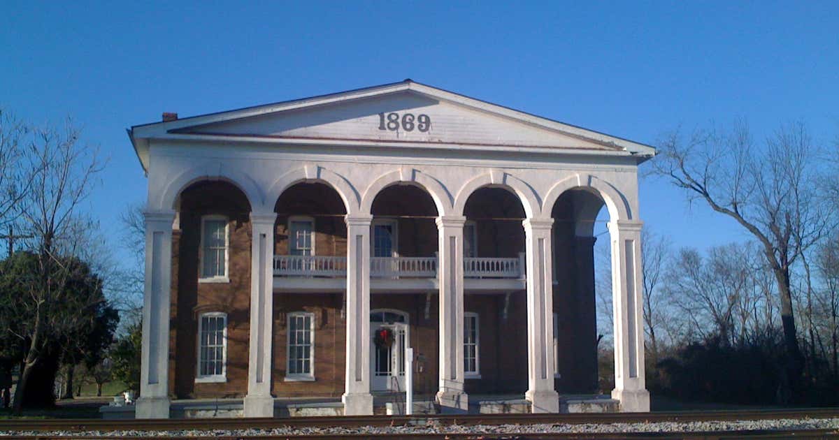 1869 Shaker Tavern, Auburn Roadtrippers