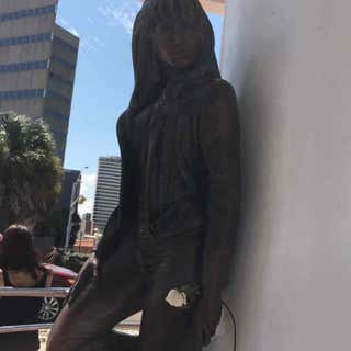 Selena Statue