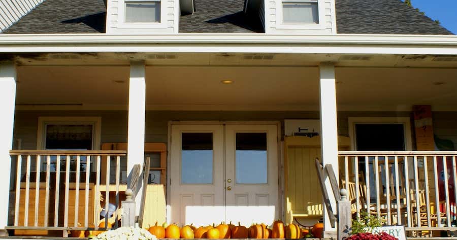 McIntosh Apple Orchards , Cider Mill and Winery, South Haven Roadtrippers