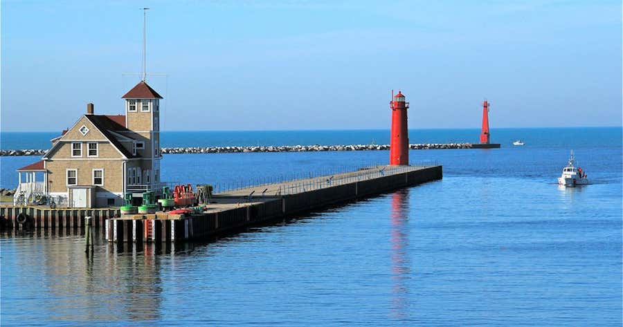 Muskegon South Pier Lighthouse Muskegon Roadtrippers