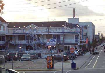 Photo of Quarterdeck Motel