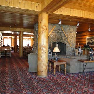 Headwaters Lodge& Cabins at Flagg Ranch Lodging