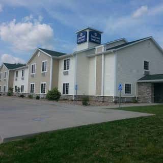 Cobblestone Inn and Suites - Bloomfield