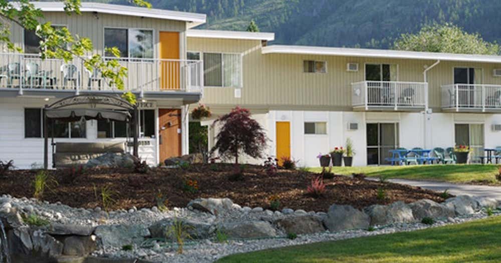 Holiday Beach Resort Motel, British Columbia | Roadtrippers
