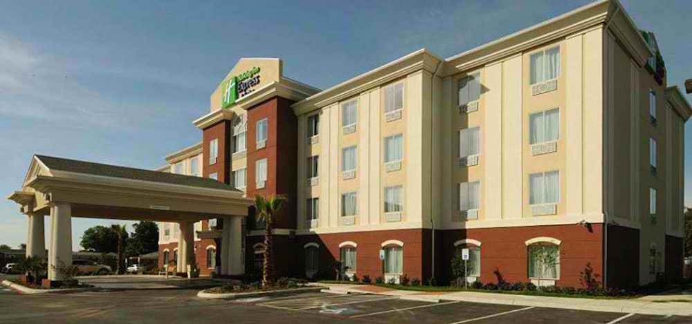 Photo of Holiday Inn Express & Suites Uvalde, an IHG Hotel
