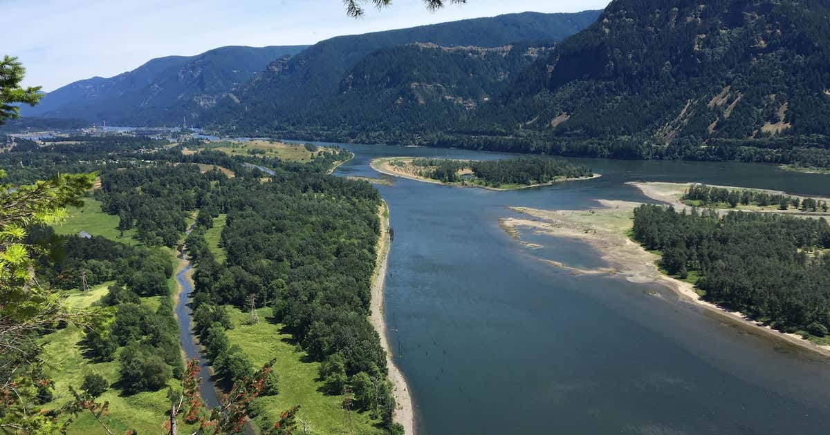 Beacon Rock State Park, North Bonneville Roadtrippers