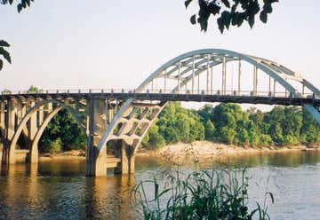 Photo of Edmund Pettus Bridge