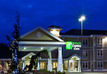 Photo of Holiday Inn Express & Suites - Iron Mountain