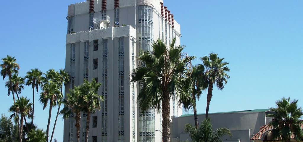 Photo of Sunset Tower Hotel