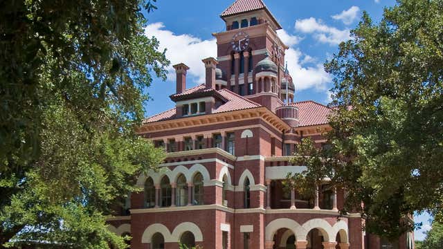 Cursed Courthouse Clock Gonzales Tx Roadtrippers