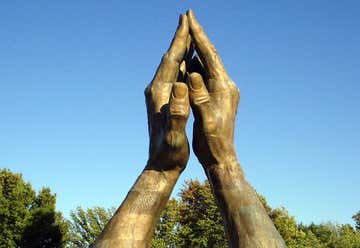 Photo of World's Largest Praying Hands