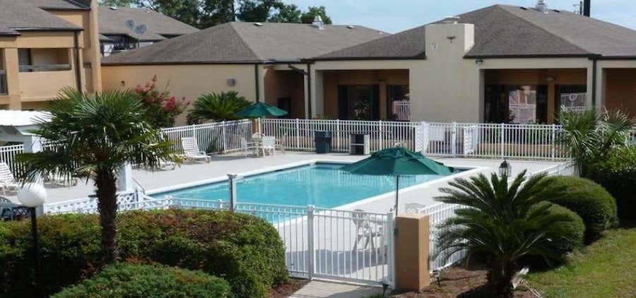 Photo of Quality Inn & Suites Pensacola Bayview
