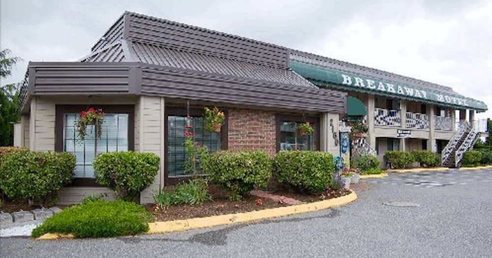 Breakaway Motel, British Columbia Roadtrippers