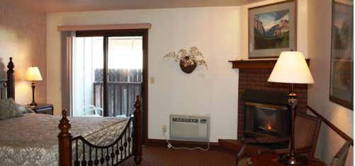 Photo of Lookout Inn Guesthouse Suites