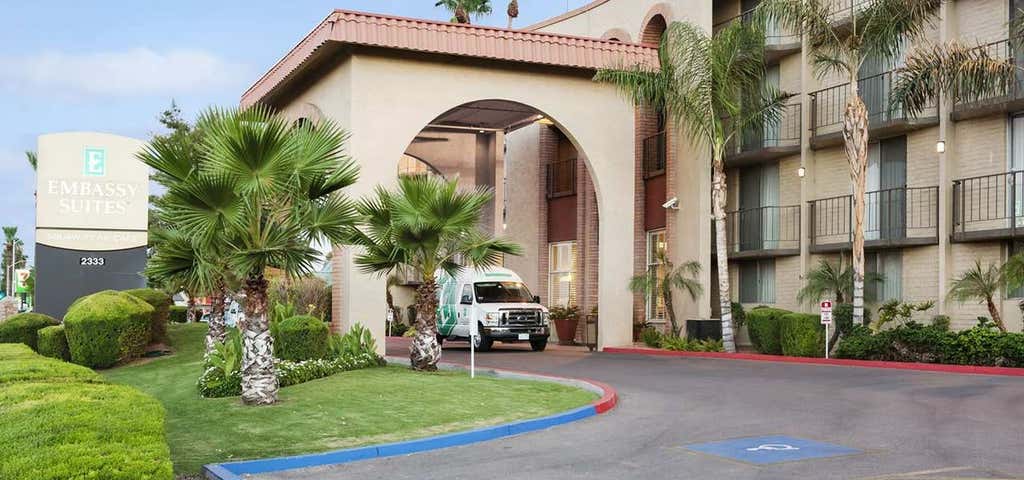 Photo of Embassy Suites by Hilton Phoenix Airport
