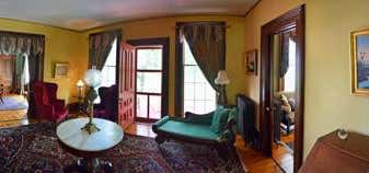 Photo of Oakcliff Bed and Breakfast