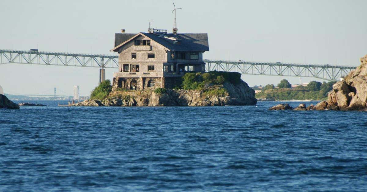 Clingstone House on the Rock, Newport Roadtrippers