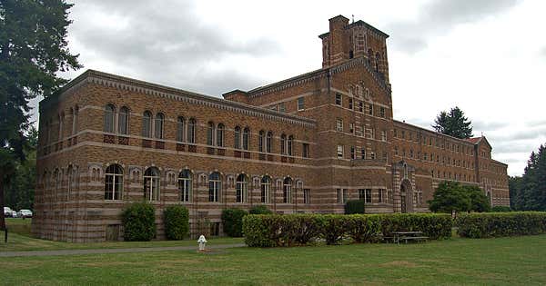 Saint Edward State Park, Kenmore Roadtrippers