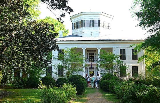Spanish Moss And Spirits Haunted Southern Plantations Roadtrippers