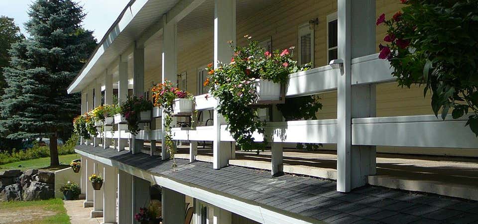 Photo of Maple Ridge Resort