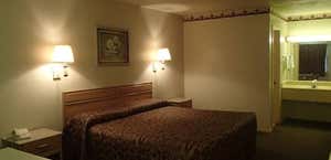 Super 7 Inn