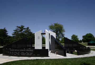 Photo of Illinois Vietnam Veterans Memorial