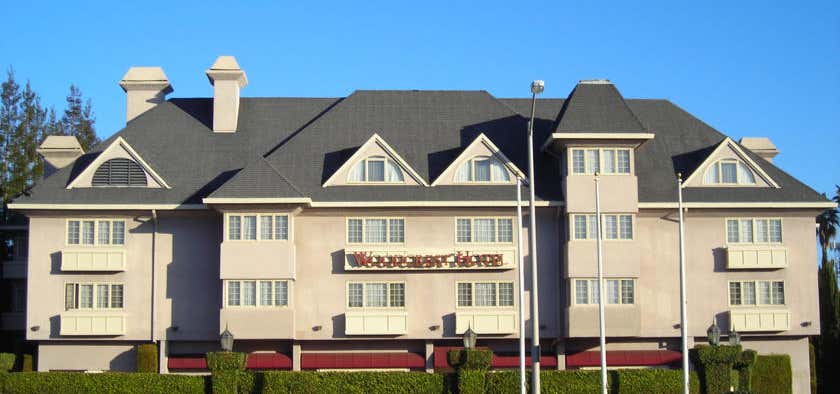 Photo of Woodcrest Hotel