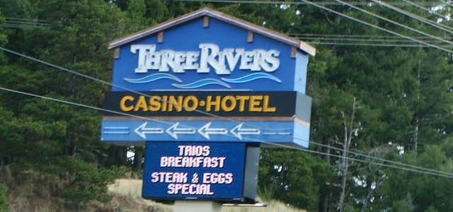 twin rivers casino hotel