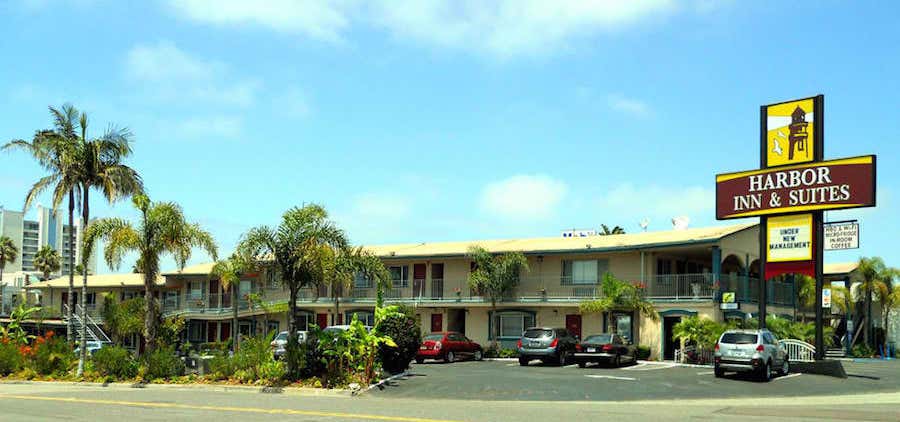Photo of Harbor Inn & Suites