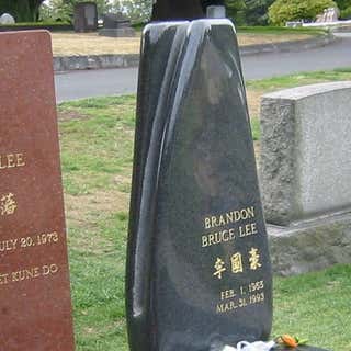 Graves of Bruce and Brandon Lee In Lake View Cemetery