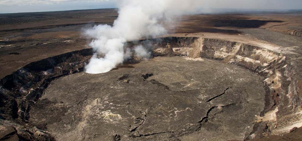 Photo of Halemaʻumaʻu-Kīlauea Crater