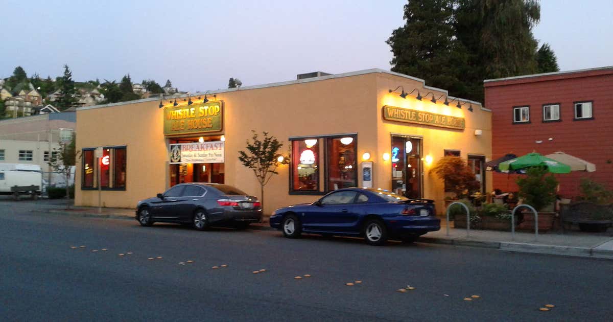 Whistle Stop Ale House, Renton Roadtrippers