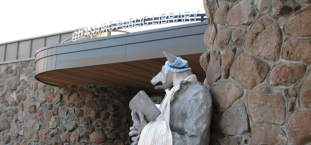 Photo of Kitt Coyote Statue