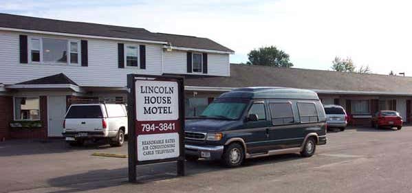 Photo of Lincoln House Motel